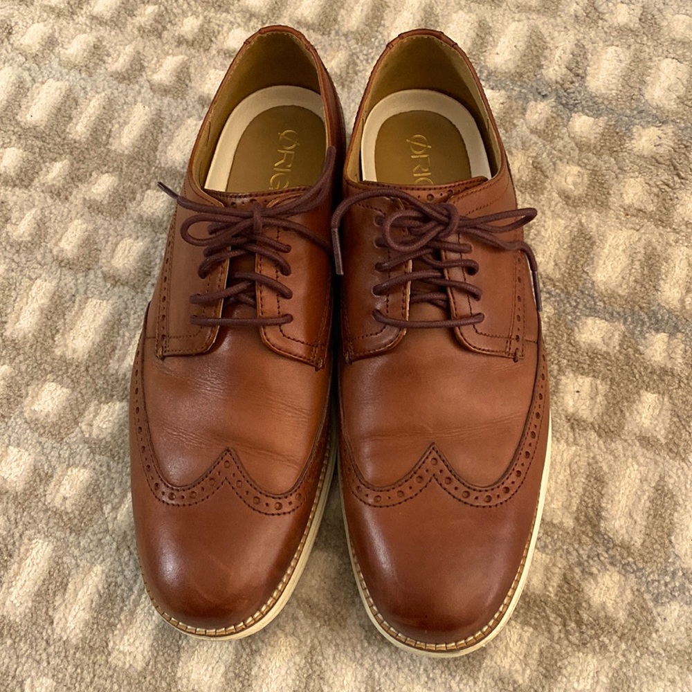 Cole Haan MENS  tie loafers. Great for dress and casual wear.